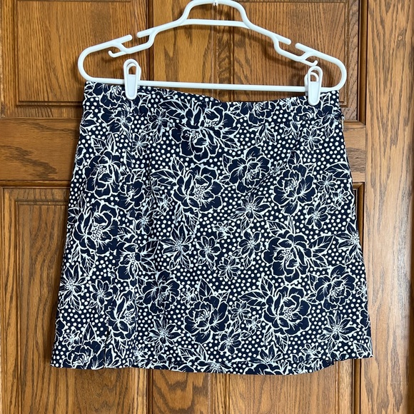 Rafaella Dresses & Skirts - Rafaella Medium Skort